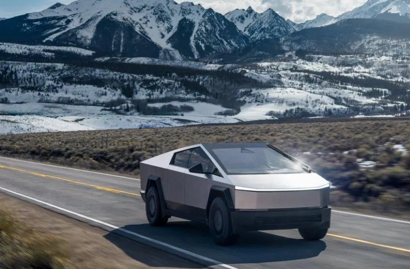 Tesla retrage 173 de Cybertruck-uri din cauza riscului ca roțile să se desprindă la modelele cu tracțiune integrală.