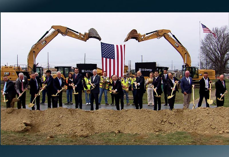 SoftBank se adâncește tot mai mult în datoria de miliarde, considerând inteligența artificială ca factor cheie pentru dezvoltare