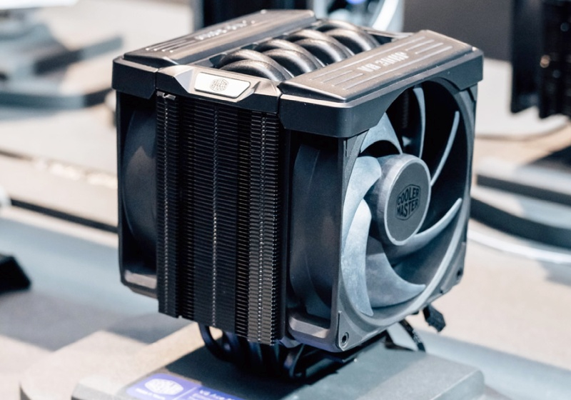 Cooler Master a lansat un nou răcitor pentru procesor V8 Ace 3DHP, promițând o transferare „ultraeficientă” a căldurii