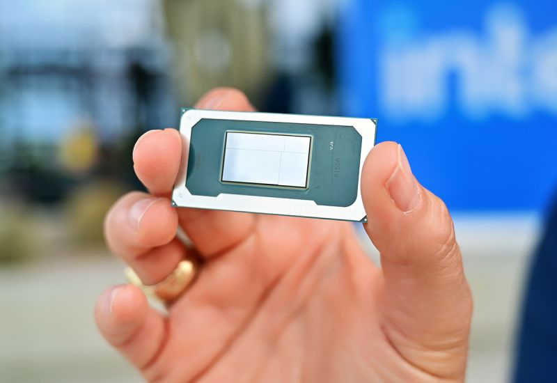 Boomul AI a făcut ca cererea pentru procesoare Intel să crească, iar acțiunile au crescut cu 20 % după raport.