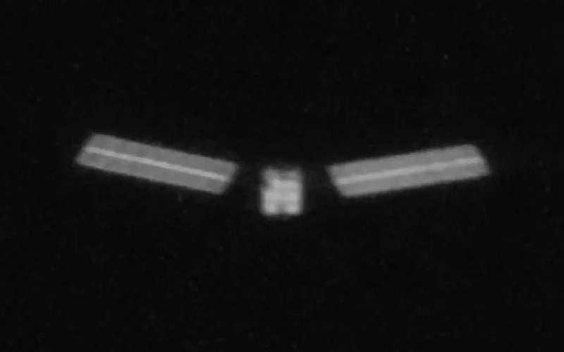 Un satelit Starlink a căzut în spațiu, dar „portretul” său înainte de coliziune a rămas intact.