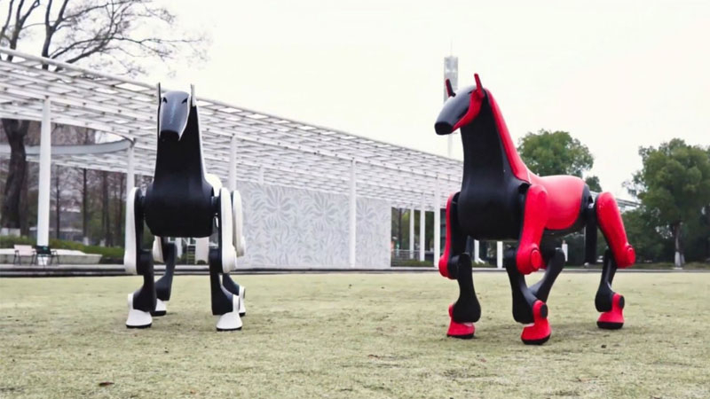 Inginerii chinezi au dezvoltat un „robocâine”, capabil să transporte o cărușă de până la 50 kg pe teren accidentat