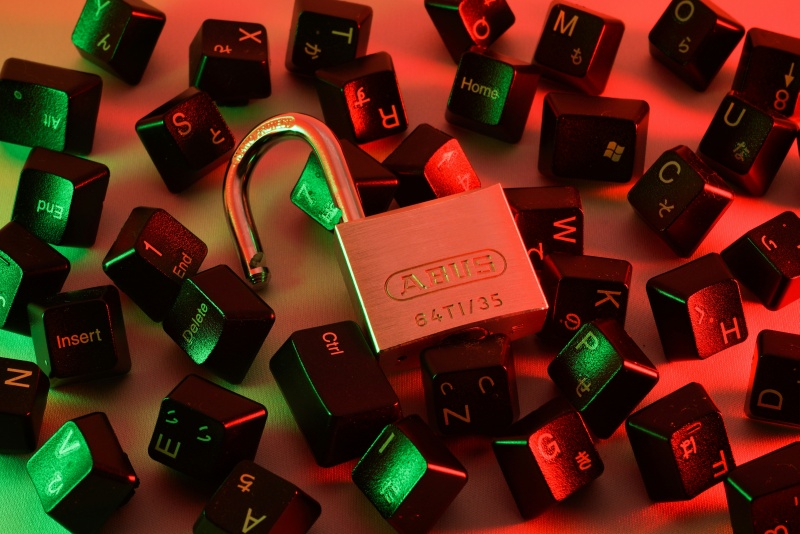 Google: criminalii cibernetici din anul trecut au folosit aproape 90 de vulnerabilități cu zi zero în exploatarea activă