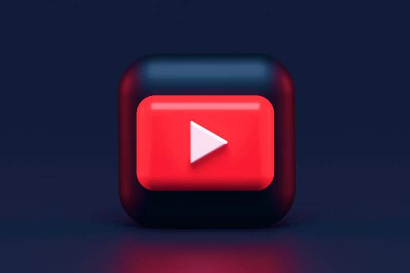 Abonatii YouTube Music au început să audă reclame, a declarat Google, promițând o investigație.