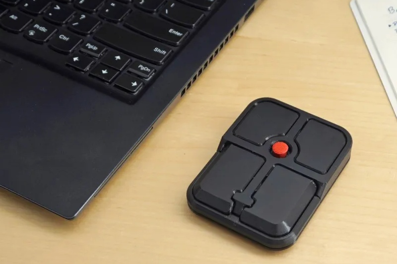 Ploopy a transformat iconicul TrackPoint de la ThinkPad într-o mausă portabilă, „dezlegând”-l de laptop.