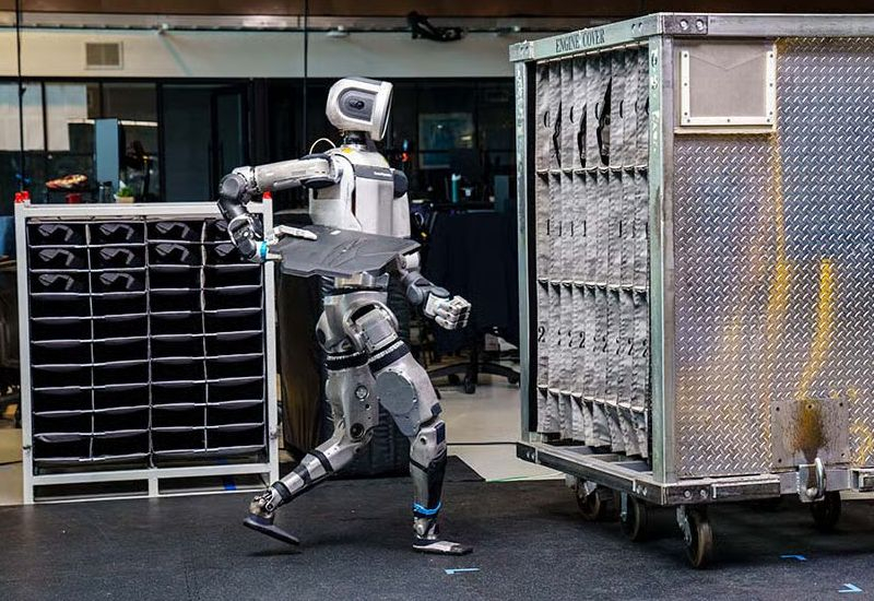 Genericul companiei Boston Dynamics, care a transformat robotica într-o afacere profitabilă, părăsește funcția sa.