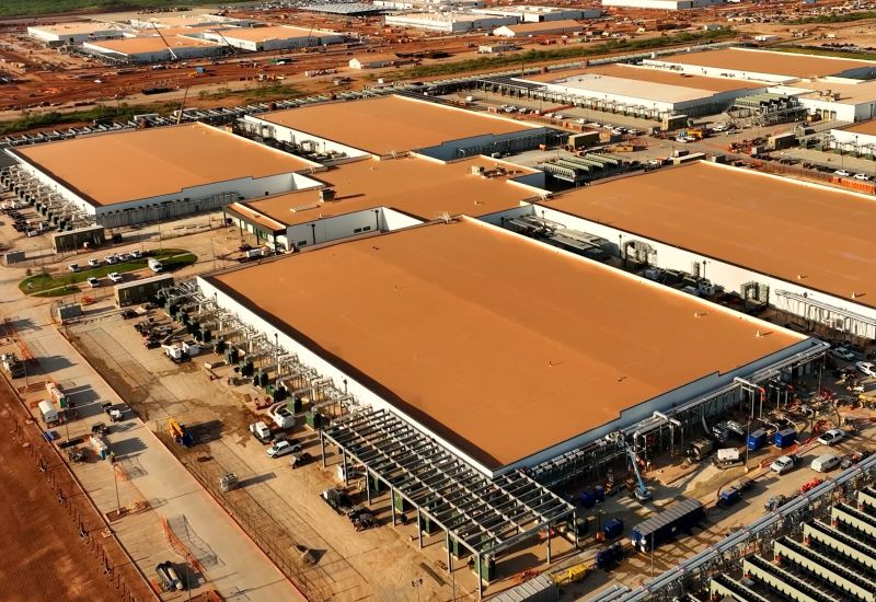 OpenAI a redus construcția centrului de date pentru a diminua anxietatea investitorilor înainte de IPO