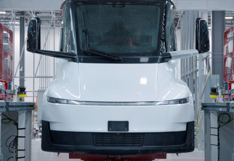 Bateriile Tesla 4680 au arătat performanțe mai slabe comparativ cu concurenții, în ciuda declarațiilor lui Elon Musk despre superioritatea lor