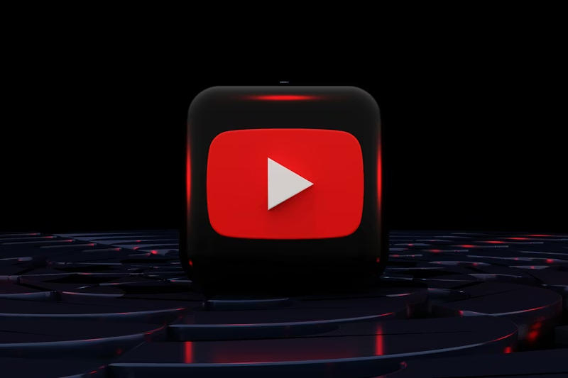 YouTube a început un experiment cu remixuri AI în Shorts, unde videoclipurile noi sunt generate din clipuri existente.