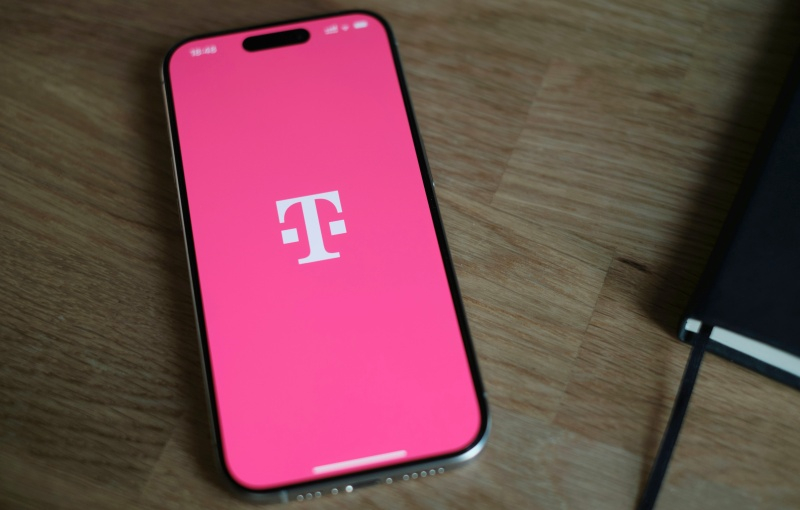 T-Mobile va implementa traducerea în timp real a apelurilor prin IA pentru peste 50 de limbi, fără a necesita aplicații terțe.