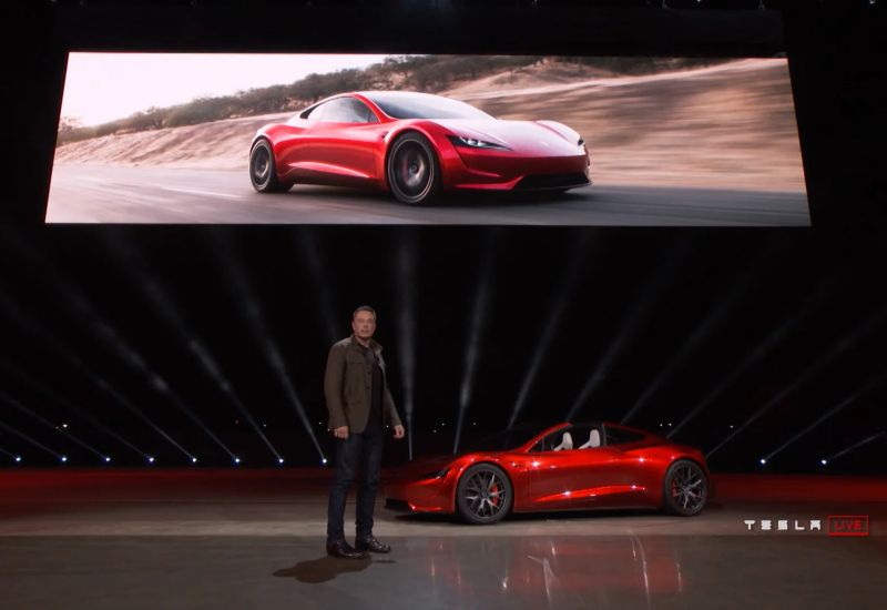 Mask a mai înșelat din nou: Tesla amână încă o dată lansarea Roadsterului și a sistemului complet de pilotare autonomă FSD