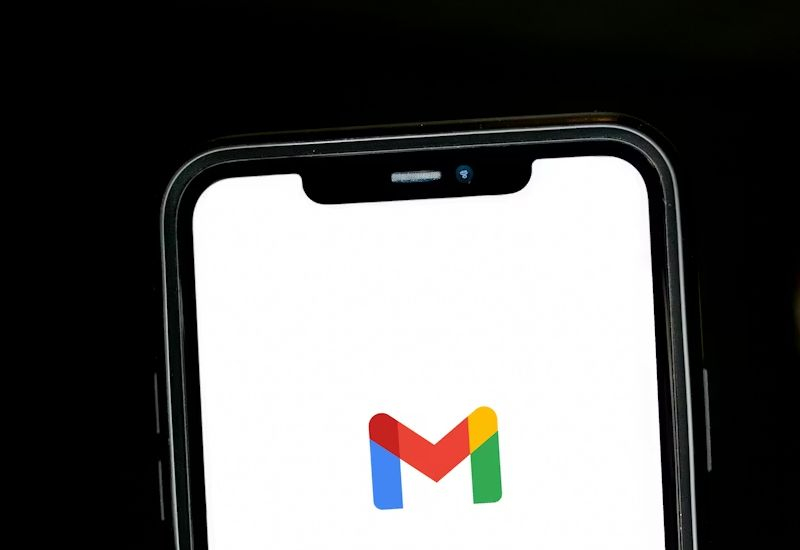 Google elimină din Gmail două funcționalități cheie pentru a întări loialitatea clienților