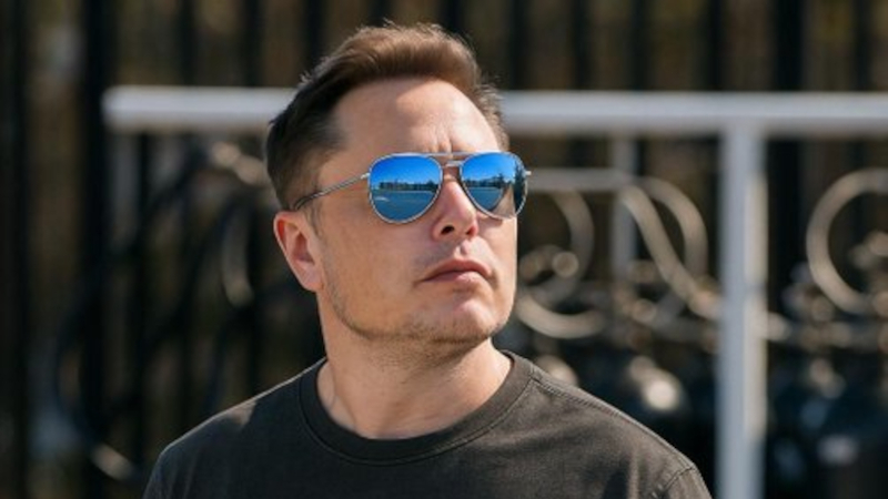 Autoritățile franceze au acuzat pe Elon Musk de supraevaluarea prețului X și xAI, susținând că s-au folosit deepfake-uri cu imagini explicite.