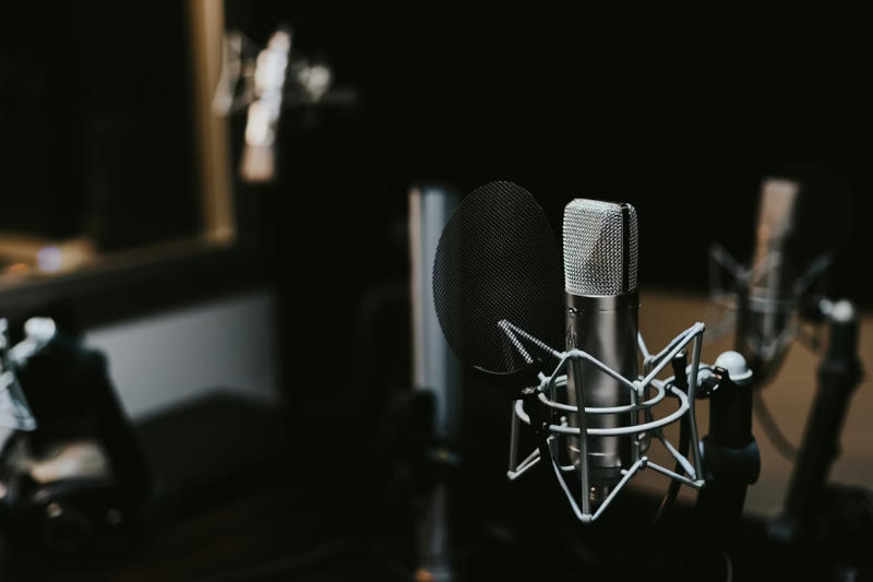 Chatbot‑ii bazati pe IA au eșuat ca prezentatori de radio - fiecare are propriul său stil.