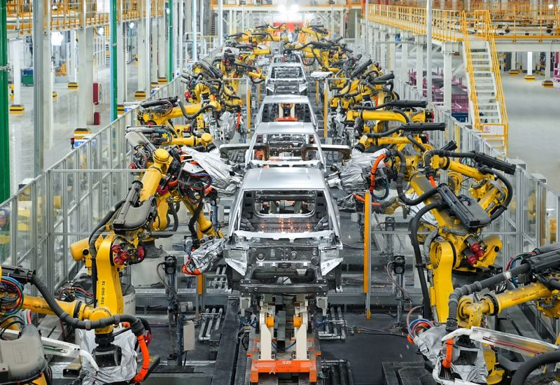 Producătorul chinez de automobile BYD își dorește să achiziționeze o cotă din „ochelor” cunoscuți Volkswagen din Dresde.