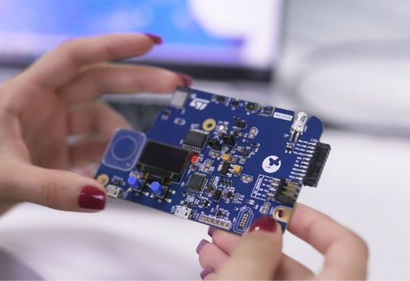 China poate captura până la 42 % din piața mondială de microcipuri masive până în 2028 dacă utilizează inteligența artificială.