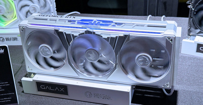 Galax a prezentat conceptul GeForce RTX 6090 Hall of Fame cu patru ventilatoare și cristale Swarovski