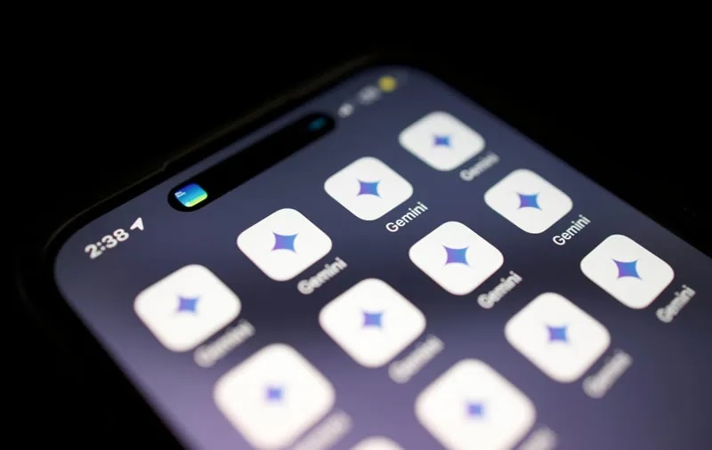 Google va introduce în Gemini funcția de importare a conversațiilor din ChatGPT și alte chatboturi AI.
