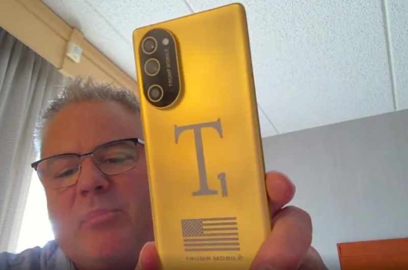 Trump Mobile a prezentat un nou design pentru smartphone-ul T1 Phone și a explicat motivele întârzierii lansării acestuia