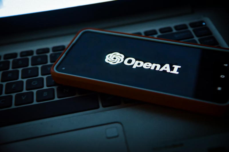 ChatGPT a primit un „refuz” pentru că OpenAI colaborează cu Pentagonul.