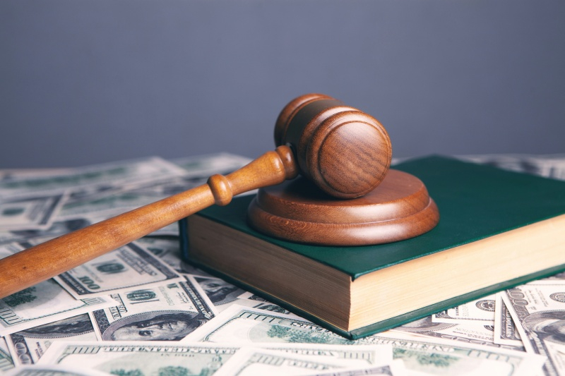 În Regatul Unit s-au adus acuzații împotriva Sony pentru majorarea prețurilor serviciilor PlayStation; cererea este evaluată la 2,7 miliarde de dolari.