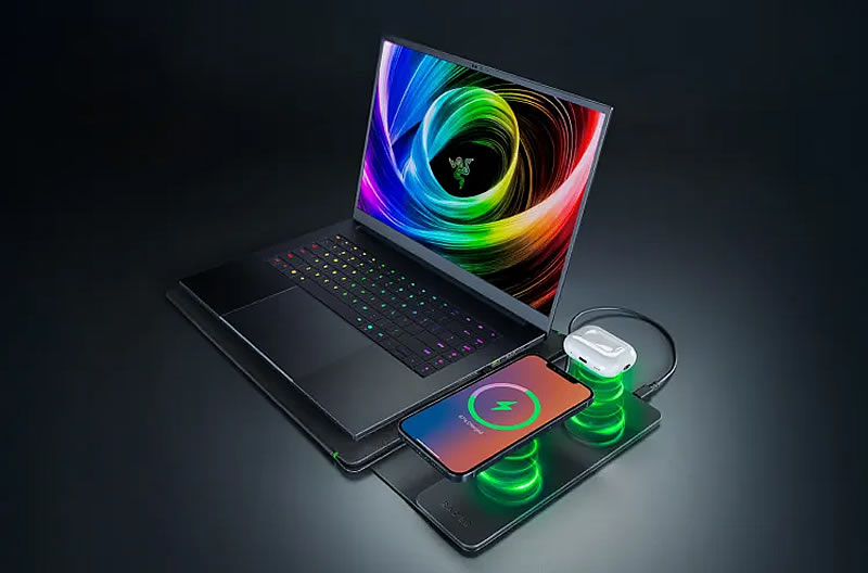 Razer a lansat o husă pentru laptop cu încărcare wireless, de 130 de dolari.