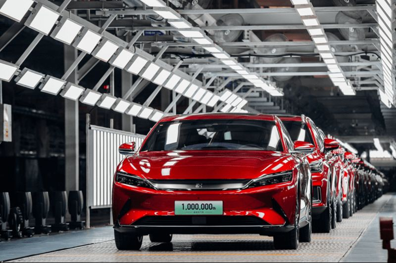 Piața chineză de vehicule electrice s-a încetinit: vânzările BYD din ianuarie au scăzut la minimul din ultimii doi ani.