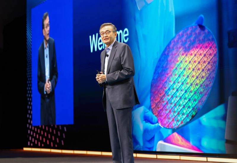 Intel a decis să deschidă procesorul 18A pentru clienți externi, în loc să-l păstreze exclusiv în producțiile proprii.