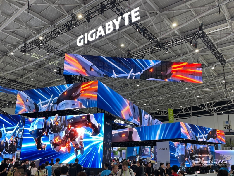 GIGABYTE a prezentat noi laptopuri de joc și monitoare OLED la expoziția Computex 2026