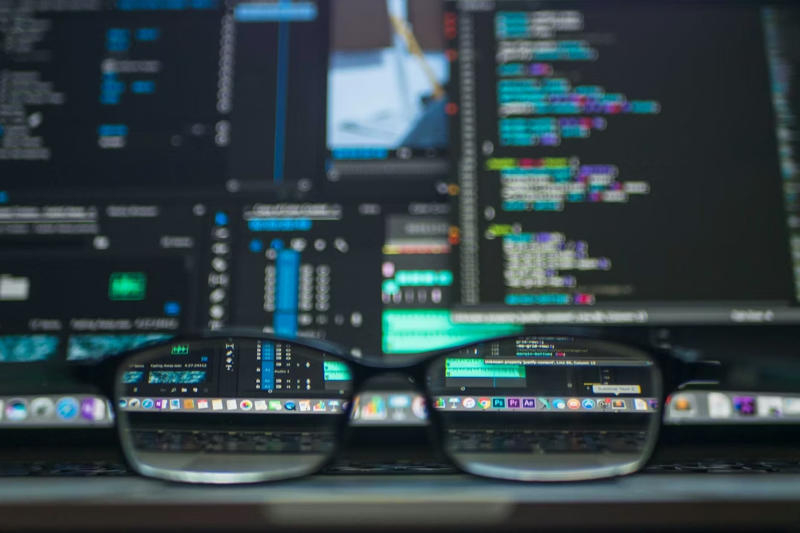 Cei care comit crime cibernetice din Coreea de Nord folosesc deepfake-uri AI pentru a fura criptomonede.