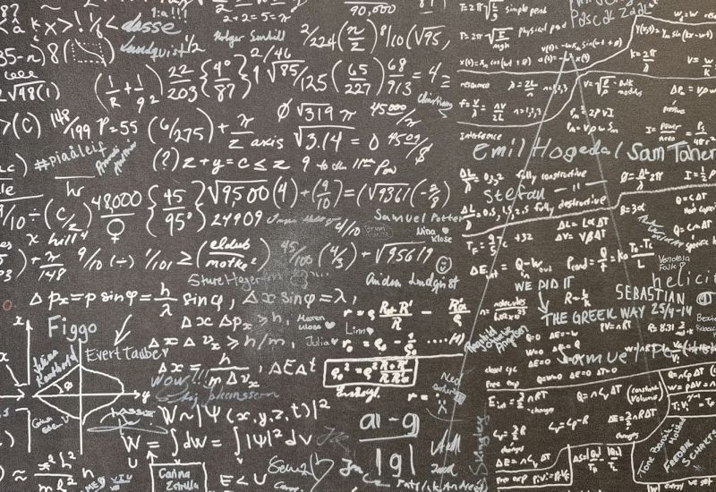 De la analiza pisicilor până la teoremele Erdős: inteligența artificială atacă tot mai des vârfurile matematicii