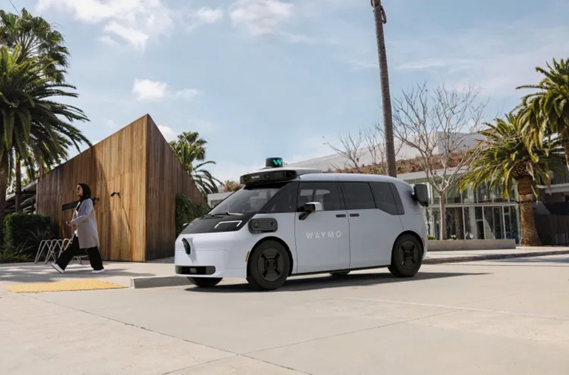 Waymo a pus în funcțiune șase generații de robo-taxi: inițial pentru angajați, iar acum pentru publicul larg cu zeci de mii de mașini
