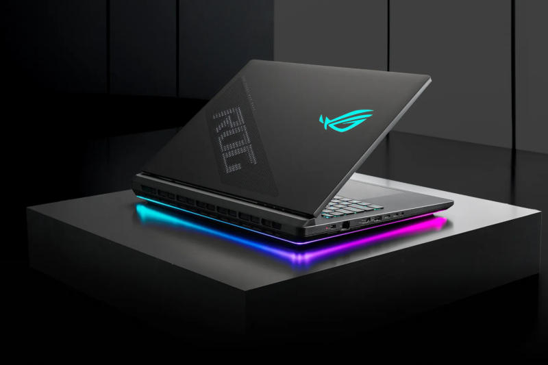 Asus ROG Strix SCAR 18 debutează ca laptop de gaming flagship, consumând până la 320 W