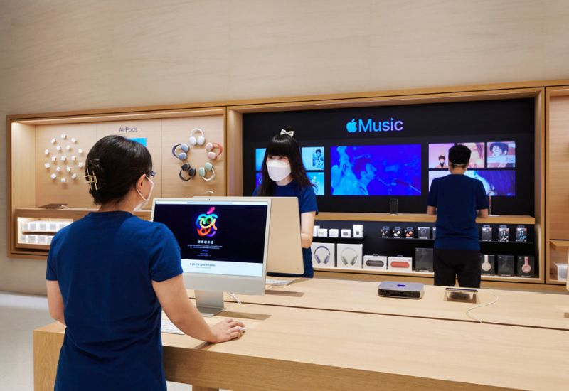 Apple a redus comisionul App Store pentru dezvoltatorii chinezi sub presiunea autorităților.